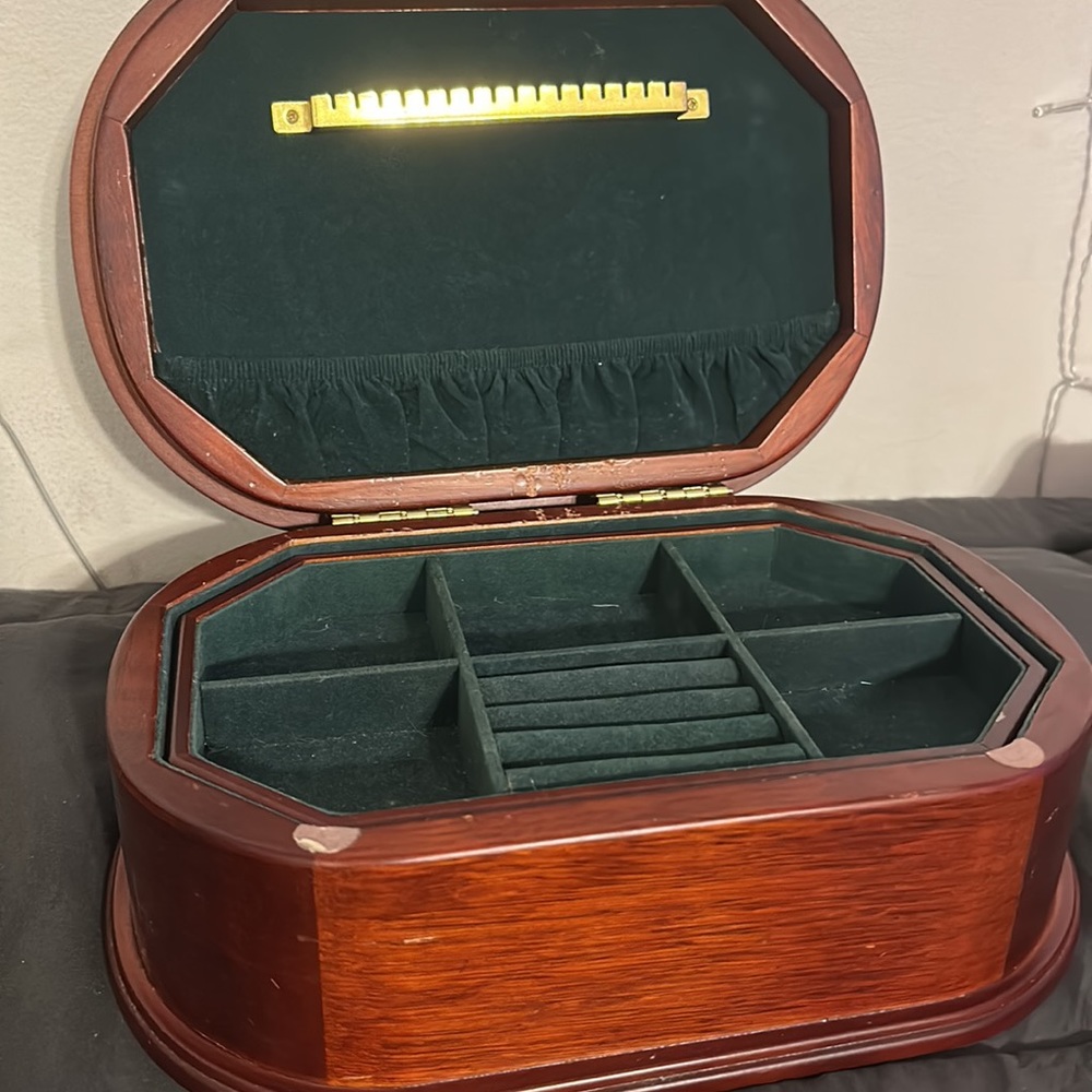 Jewelry Box - Picture 2 of 5